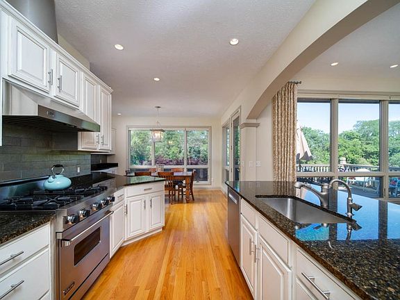5th image of 717 Bittersweet Cove Dr