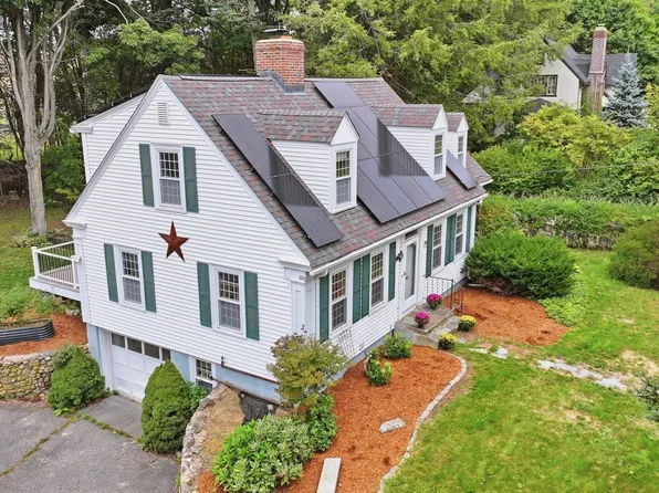 153 Lawrence St, Gardner, MA 01440