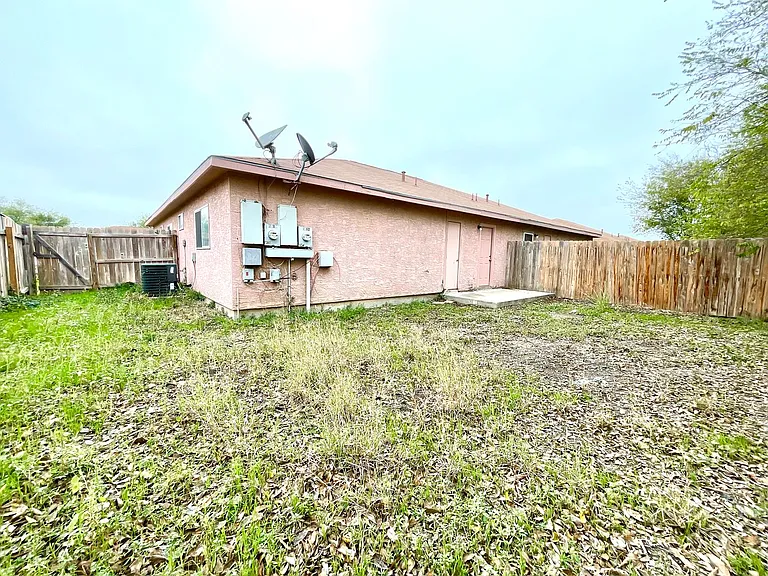 7560 Oak Chase — Photo 28
