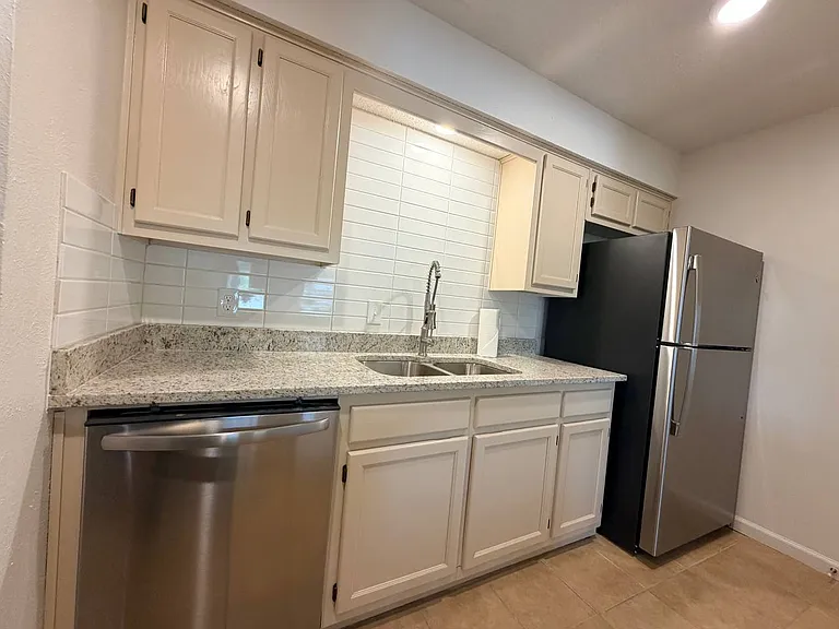 3807 William St — Photo 4