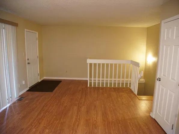 6827 Delmonico Dr APT B, Colorado Springs, CO 80919