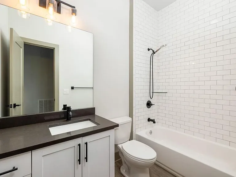 764 Memorial Dr SE #15 — Photo 15
