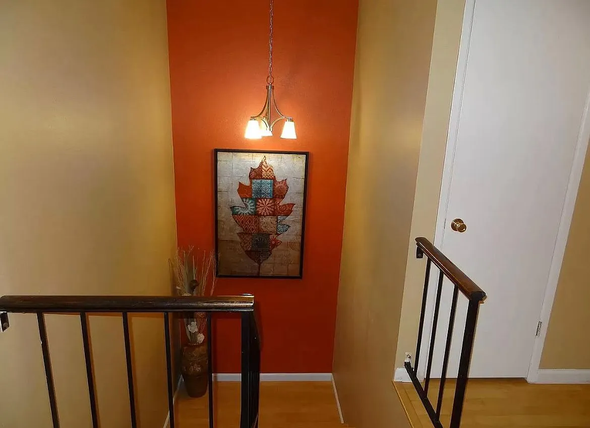 3 bed, 2.5 bath, 3300 sqft, $1,750 — Photo 4
