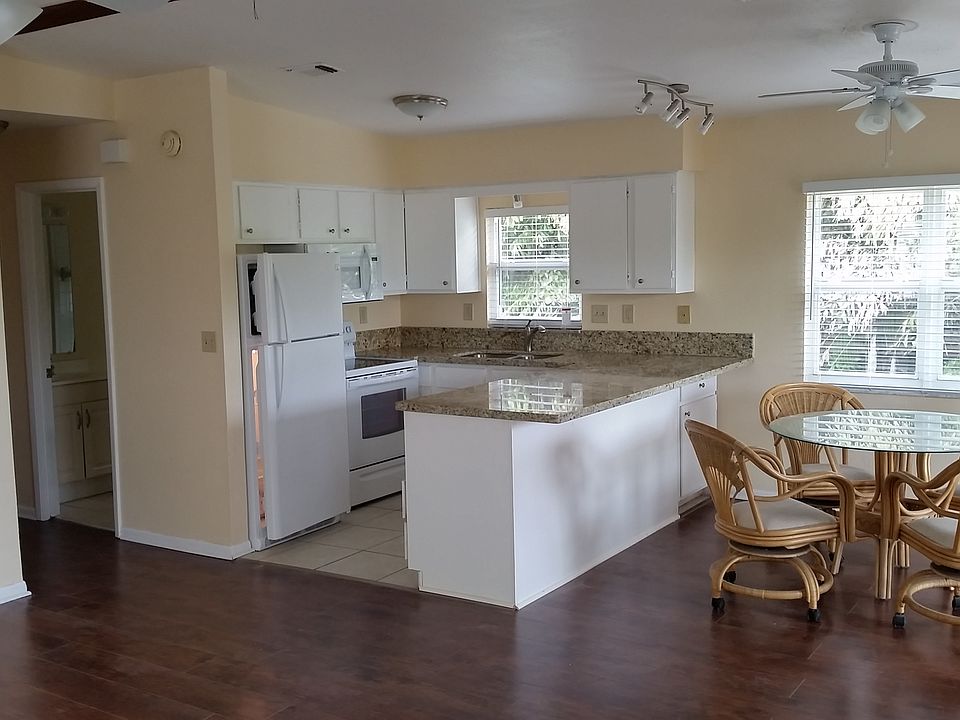 1st image of 24673 Park Dr