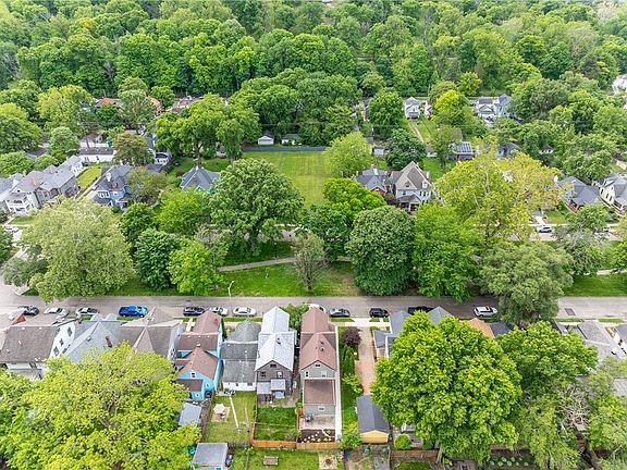 5th image of 247 Park Dr
