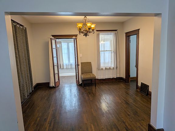 3rd image of 220 Willow Ave