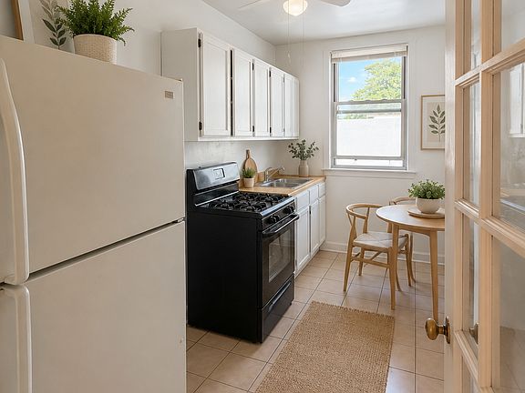 3rd image of 5523 W Irving Park Rd #209