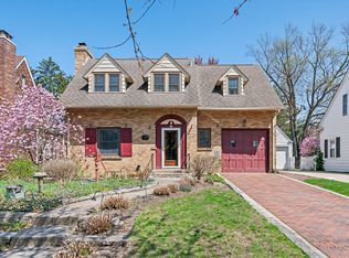 117 S William St, Mount Prospect, IL 60056