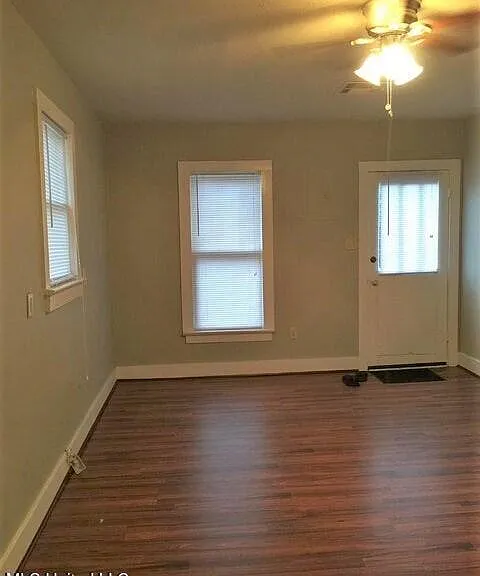 108 N Burke Ave — Photo 7