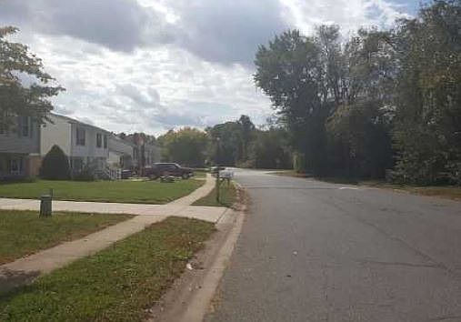 Exterior Neighborhood (street photo)