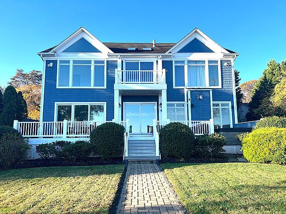 2nd image of 1192 River Bay Rd