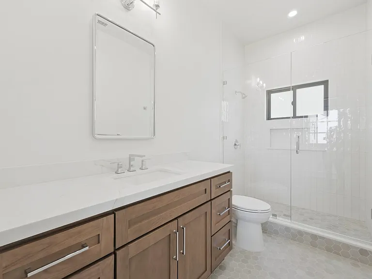 991 W Highland Dr — Photo 17