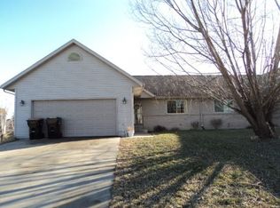 821 Southbound Dr, Deforest, WI 53532