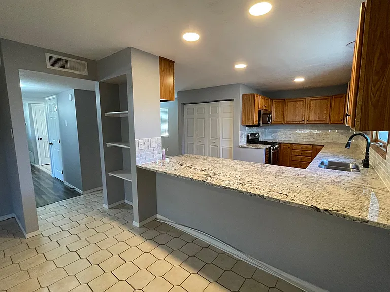 9009 Pony Express Trl NE — Photo 6
