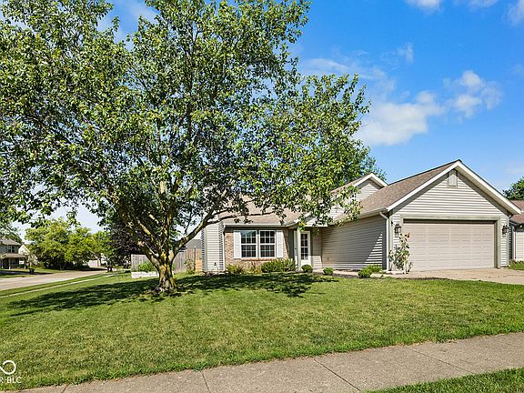 2nd image of 3404 Abbey Ln