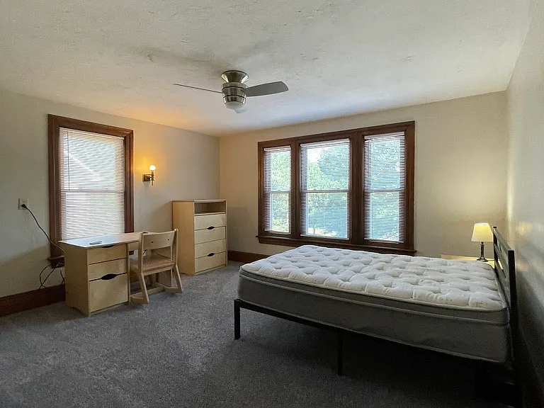 Bedroom =2