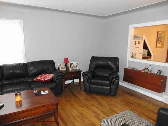 3rd image of 22200 Saint Gertrude St