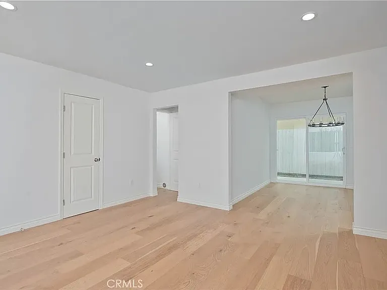 8839 Cedros Ave #2 — Photo 23