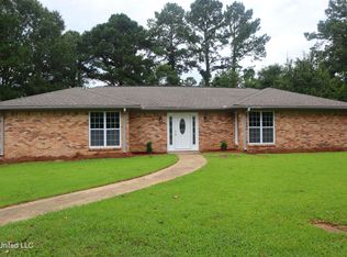 140 Clearwater Cv, Ridgeland, MS 39157