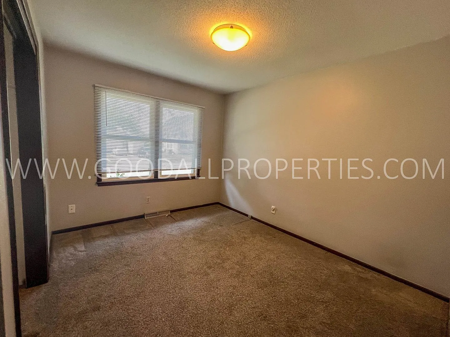 Great 2 bedroom 1 bath with basement Duplex in Ankeny — Photo 3