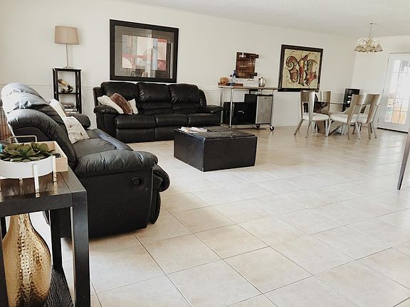 Living room / Dinning area