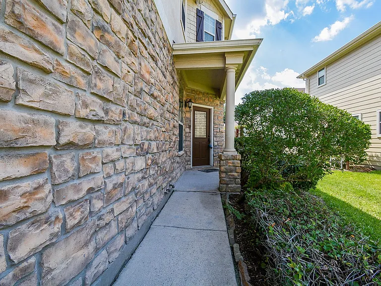 16021 Summerville Lake Dr — Photo 7