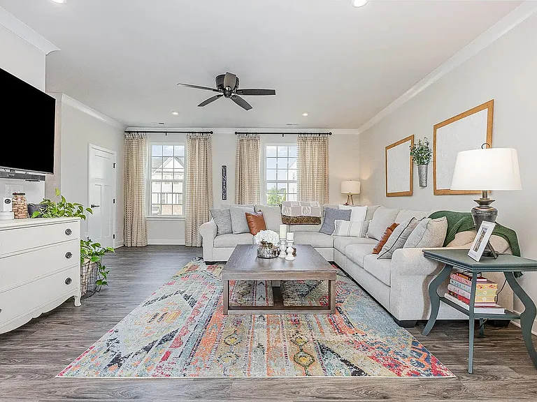 235 Misty Pike Dr — Photo 3
