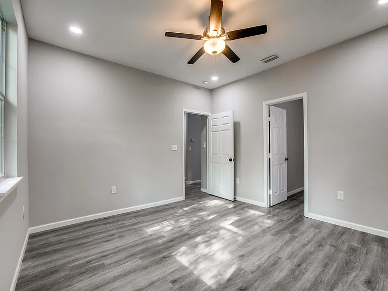 2910 S Laredo St #2 — Photo 11