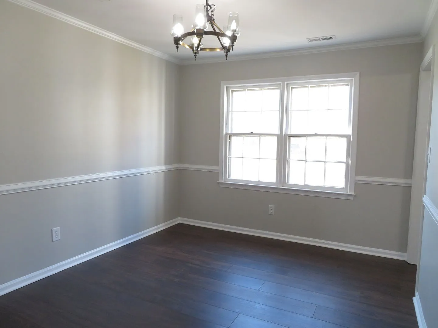 Two Story Colonial In Hampton - Malvern/Fox Hill — Photo 4