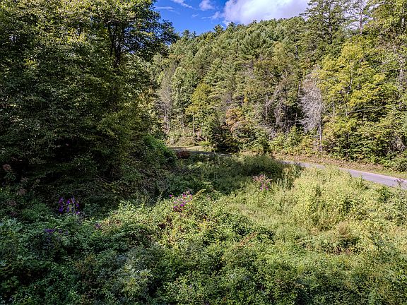 3rd image of 1872 Childers Creek Rd