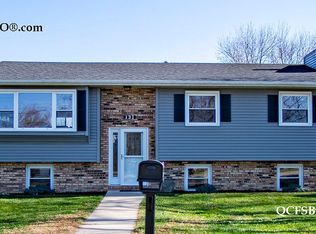 131 S 11th St, Le Claire, IA 52753