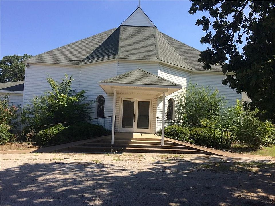 1st image of 200 W Boyd Ave