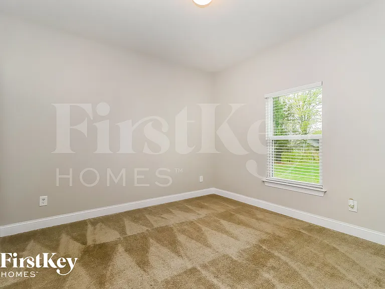 105 Windstone Dr — Photo 11