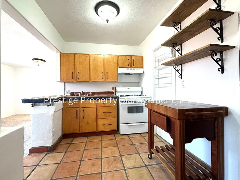 3301 E Flower St — Photo 7