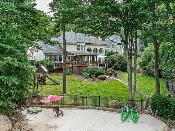 4th image of 111 Harbor Shore Ct