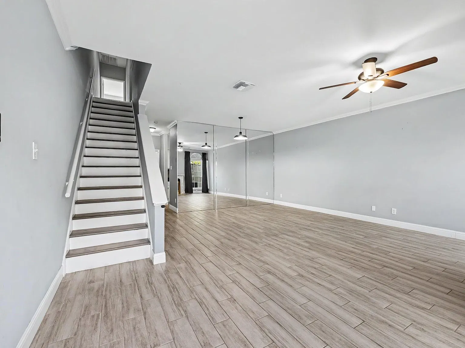 2 bed, 2.5 bath, 1620 sqft, $1,950 — Photo 3