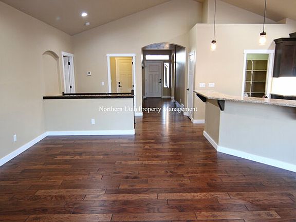 3rd image of 2420 Field Stone Way