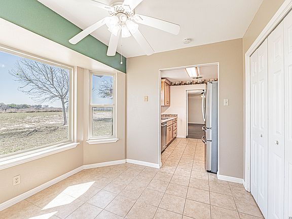 4th image of 914 Ridge Ln