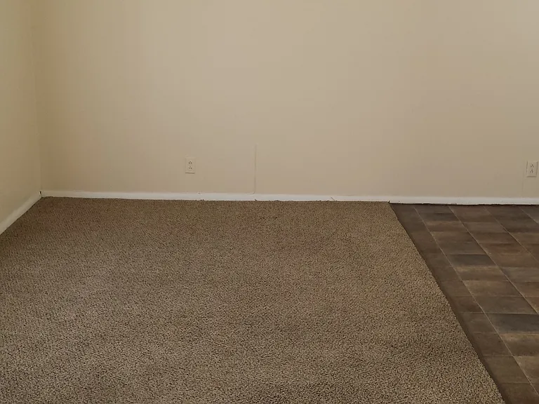 2128 Oliver Ave — Photo 6