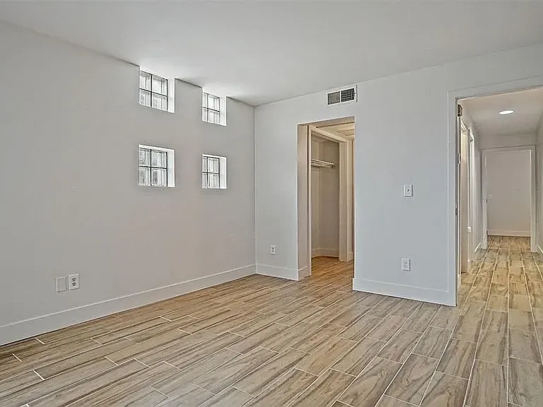 901 NW 7th St #103 — Photo 18