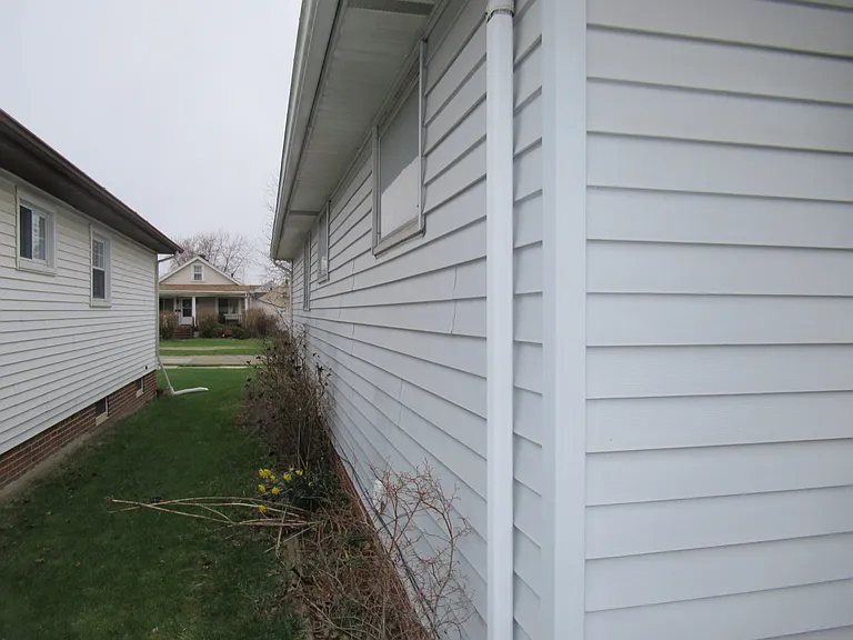 330 Paul St — Photo 21