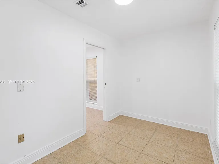 5770 SW 55th St — Photo 11