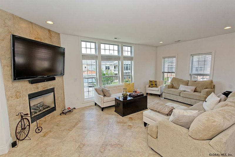 5th image of 806 VLY POINTE Drive