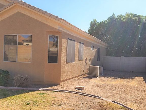3rd image of 8708 E Hillview St