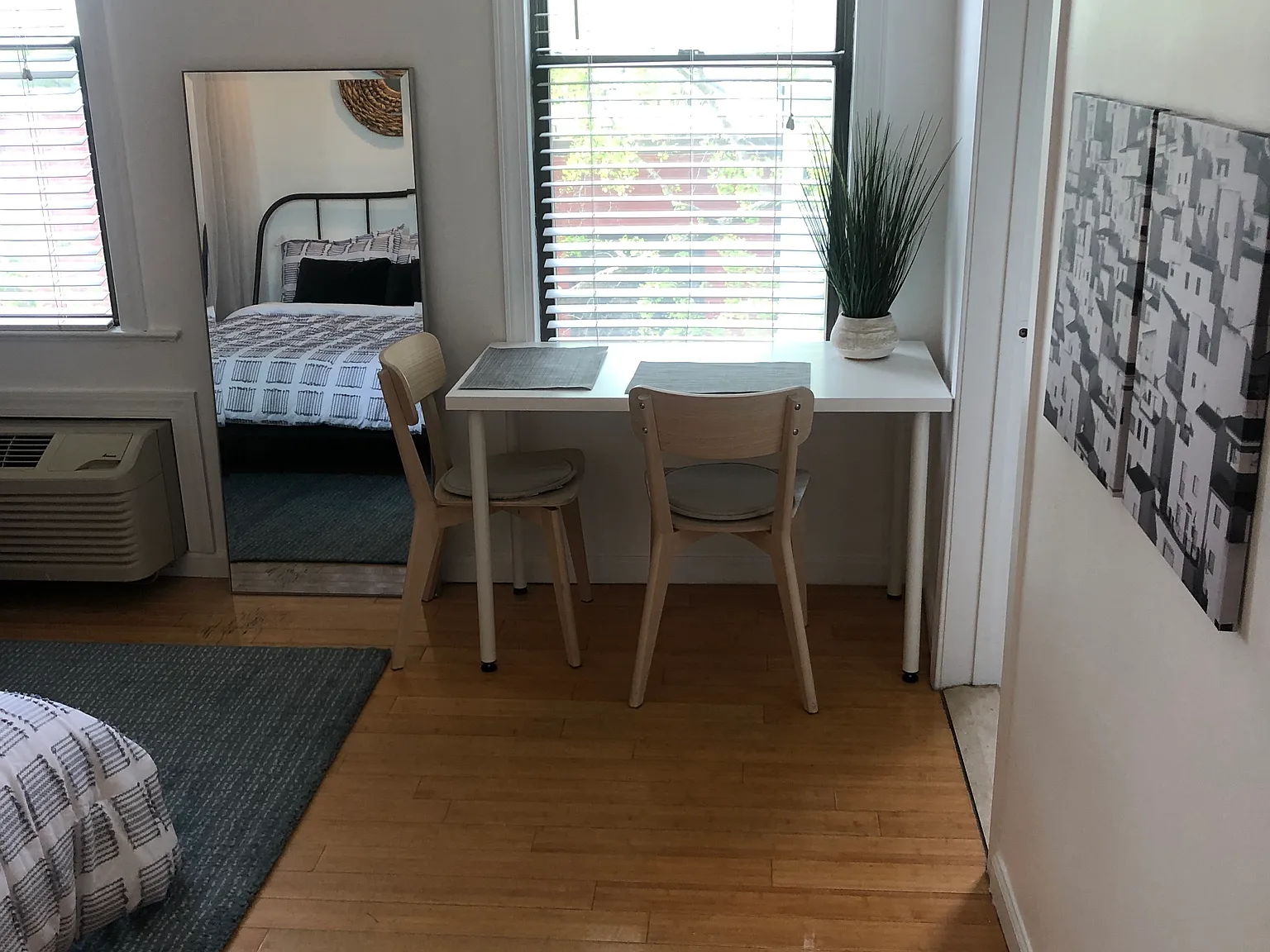 Studio, 300 sqft, $1,850 — Photo 4