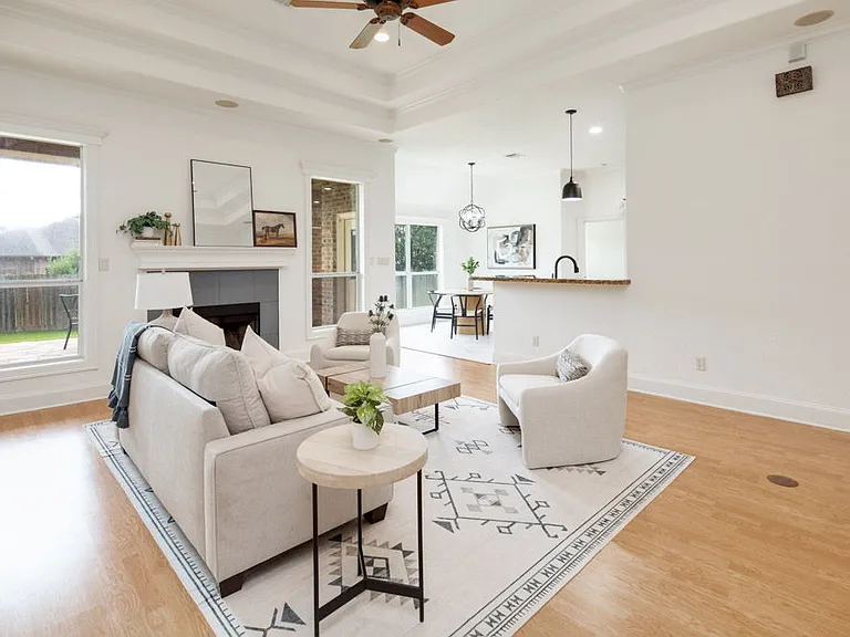 1203 Beacon Ct — Photo 4