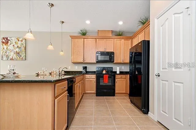 5108 Adelaide Dr — Photo 3