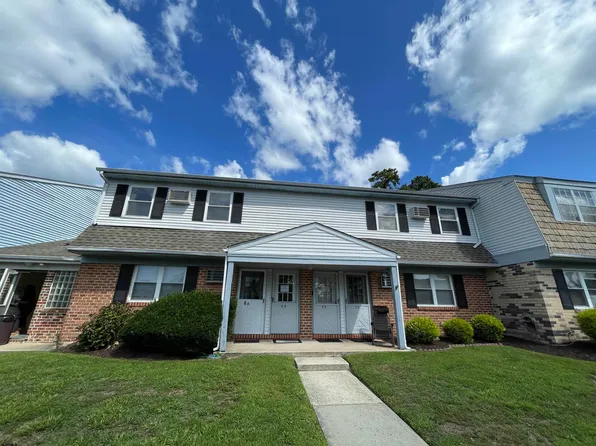 6B Oxford Vlg #B, Egg Harbor Township, NJ 08234
