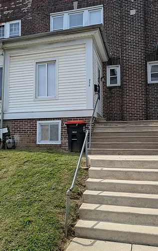908 Clover Ln Photo 1