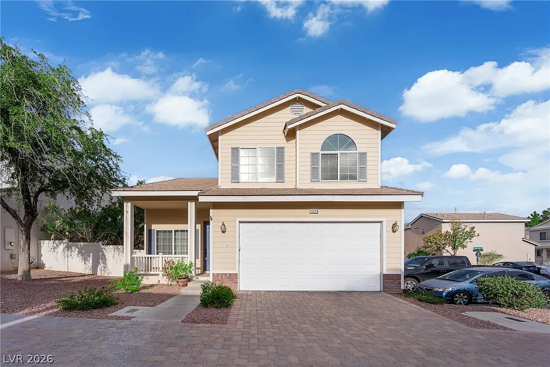 3 bed, 2.5 bath, 1605 sqft, $2,260 — Photo 1